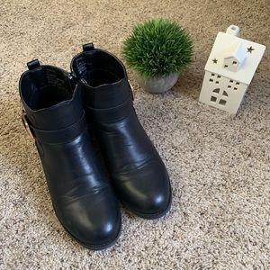 🚫SOLD🚫Steve Madden Buckle Booties